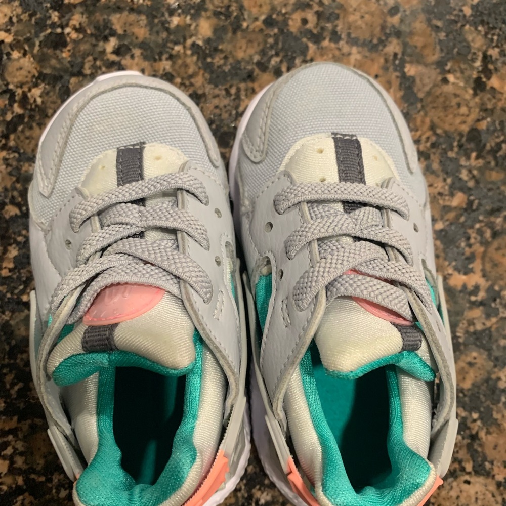 Shoes - Picture 2 of 4